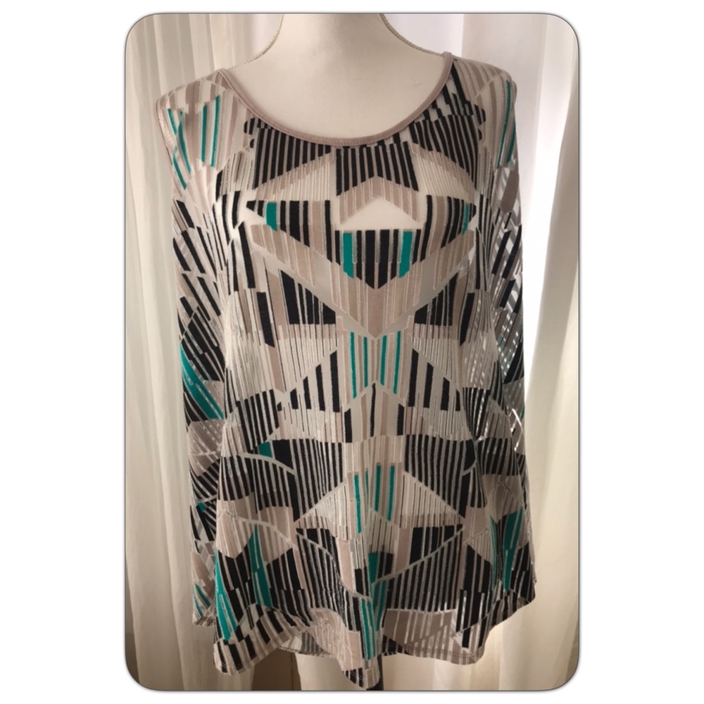 PLUS Abstract blouse
